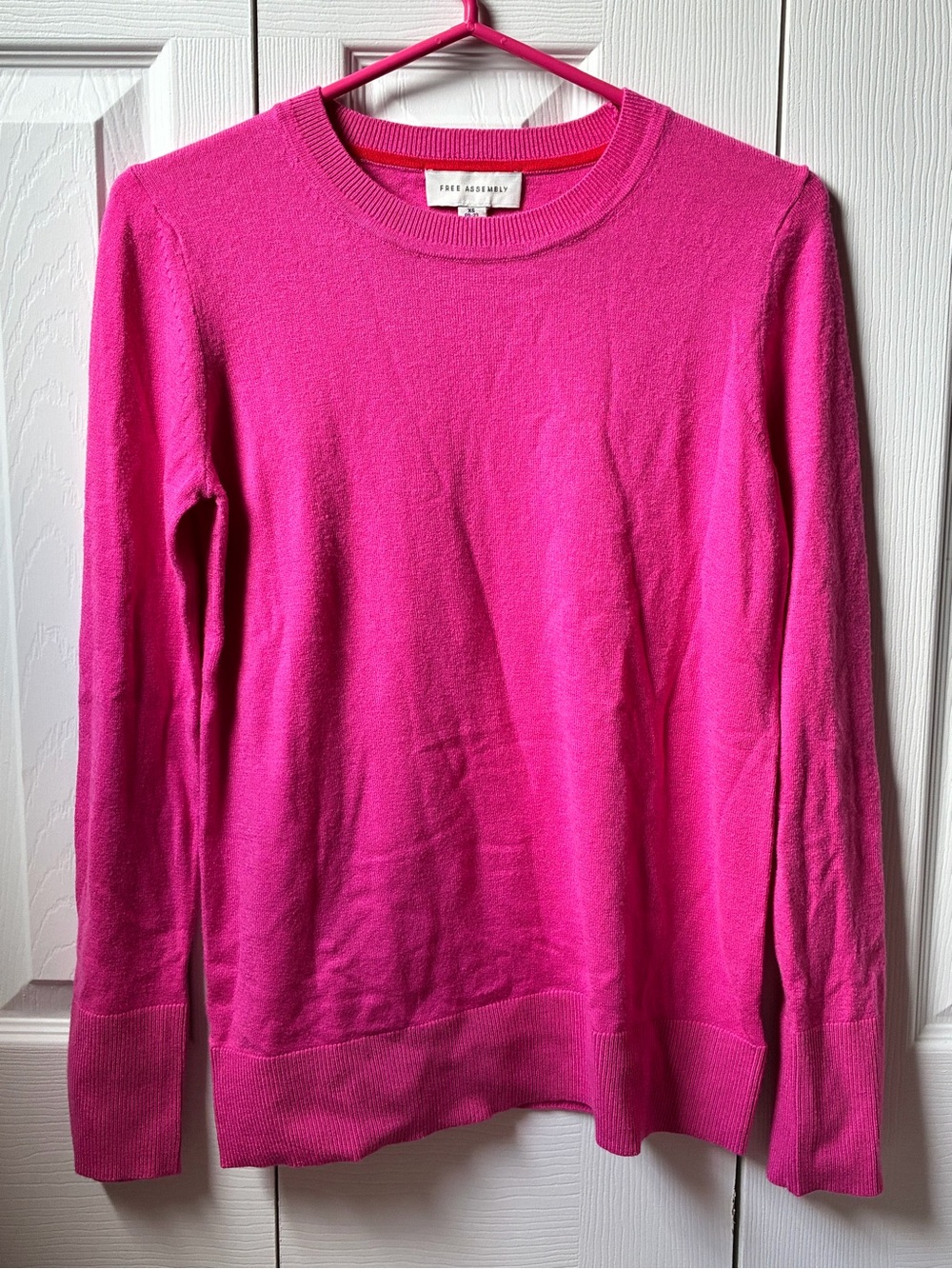 Free Assembly Women's Crewneck Sweater — Hot Pink